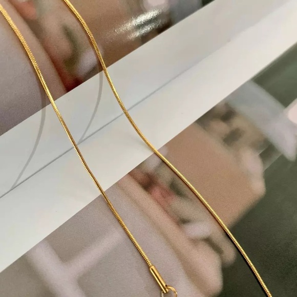 18K Gold Plated Thin Minimal Dainty Necklace - Picture 4 of 12